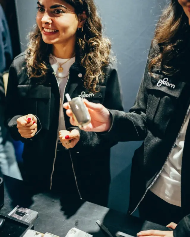 Was für ein mega Event! 🎨🔥 Die Max Leinfelder Vernissage war ein voller Erfolg – unglaubliche Eindrücke, großartige Kunst und ein erfolgreicher Ploom Auftritt! 🚀 Ein riesiges Dankeschön an unser tolles Promotion-Team für euren Einsatz. 

#MaxLeinfelder #Vernissage #ArtEvent #TeamPower #Bplusd #Bplusdpromo #Promoter #Event